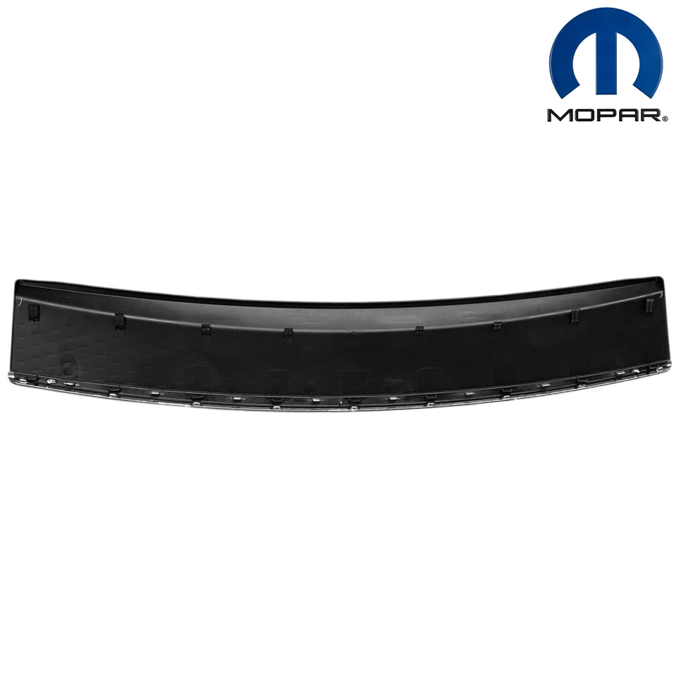 Moldura de almohadilla de paso frontal para parachoques trasero para Dodge Grand Caravan 2011-2020 OEM MOPAR Foto 2 de 3