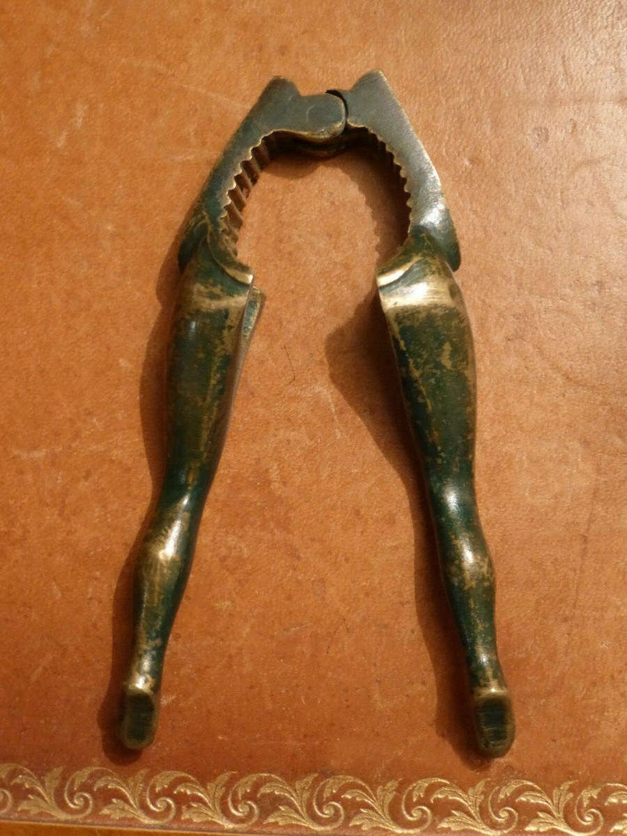 CASSE NOIX NOISETTES ancien En Bronze Patine médaille Écureuil 🐿 À