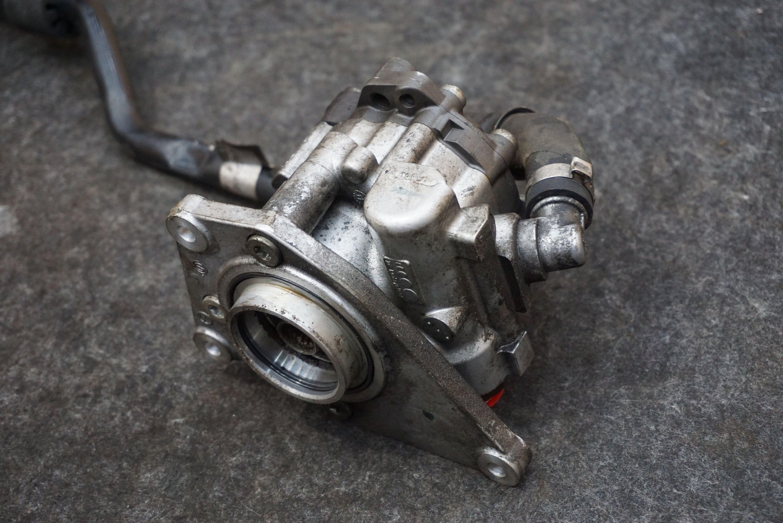 Power Steering Pump W/ Reservoir Tank & Hoses 420145157A Audi R8 Type 42 08-15