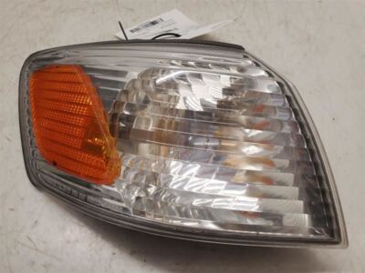 Toyota Camry CE, Front Right Park Turn Signal Lamp, 2000-2001