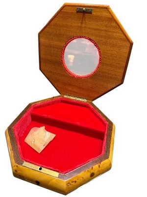 Reuge Music Box Burl Wood Octagon Edelweiss Swiss Movement Italy
