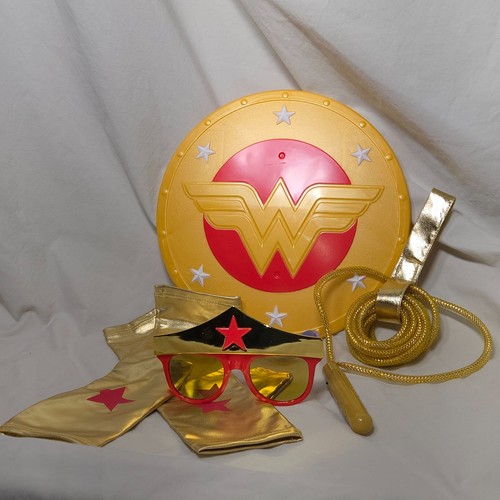 Wonder Woman Costume Accessory Set Shield Lasso Gauntlets Sun-Staches Glasses DC