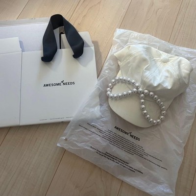 AWESOME NEEDS Pearl Decoration Cap White