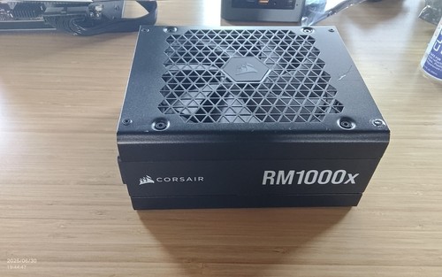 Corsair RM1000x 1000W 80 plus GOLD Fully Modular ATX Power Supply CP-9020201 - Photo 2/9