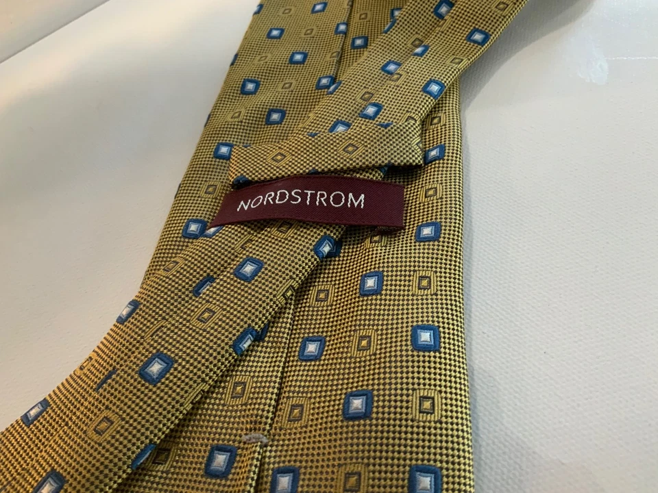 Corbata de cuello Nordstrom geométrica 100 % cuidado inteligente dorada para hombre SEDA ITALIANA 3,9”x60” Foto 3 de 4