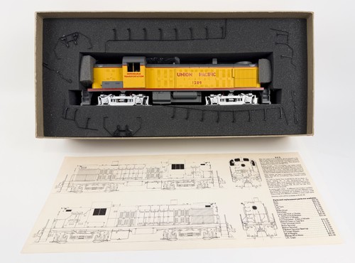 Locomotora diésel Weaver escala O RS-3 Union Pacific Hi-Rail #5512 LN | Zustand: Used