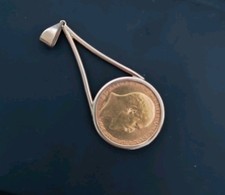 Half Gold Sovereign 22ct On a 9ct Pendant Holder Mount. Great Condition