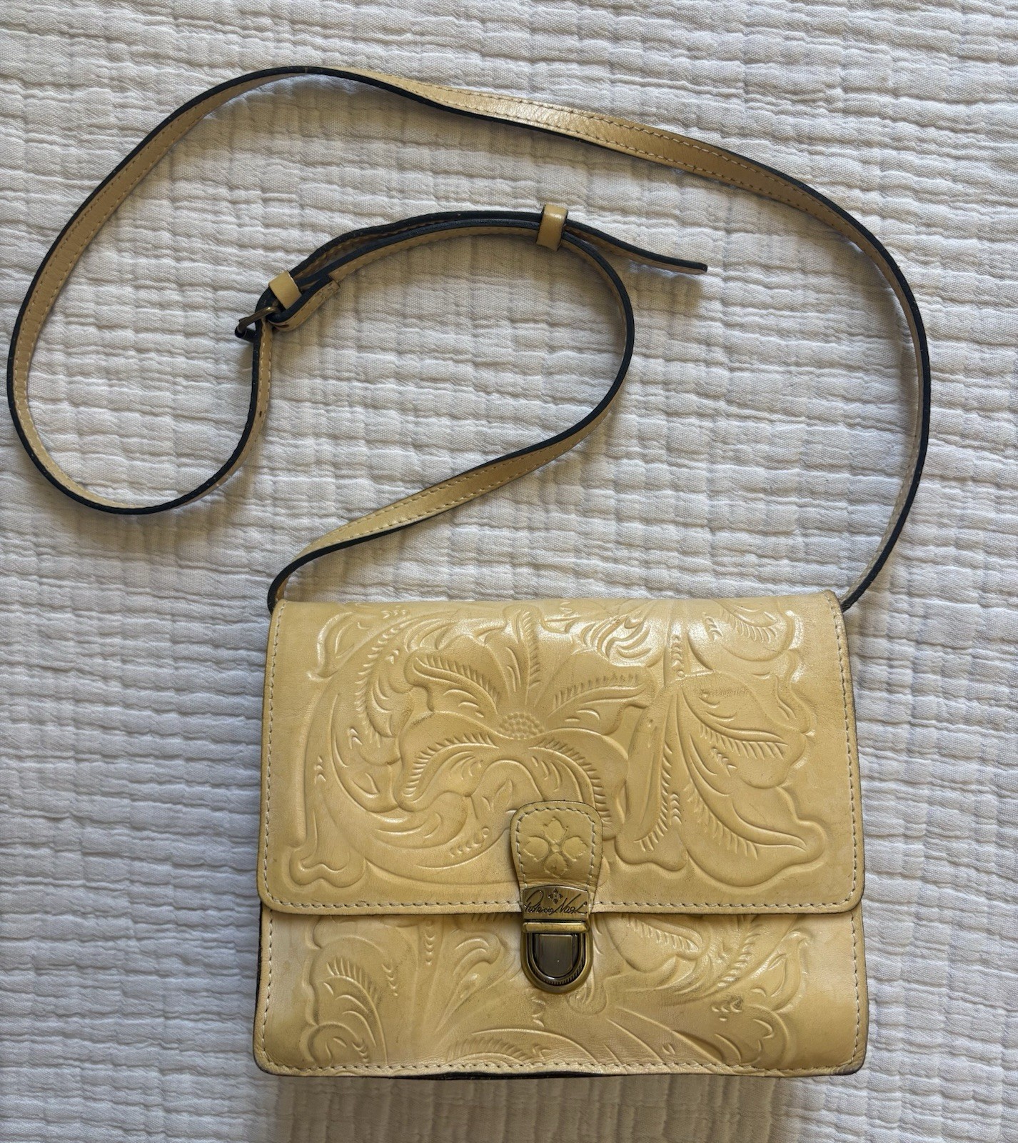 Patricia Nash Beige Embossed Floral Small Crossbody Bag Turn Lock, Pockets