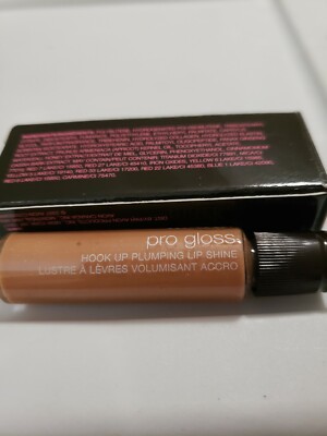 Avon mark Pro Gloss Hook Up Plumping Lip Shine...New in Box. Fast Free Shipping