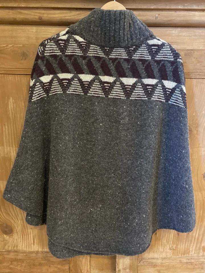 Poncho Joie 100 % lana suave talla mediana Foto 2 de 4