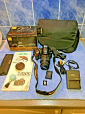Nikon D3200 Camera with 18 - 55mm Lens. VR 11 Kit. Shutter Count of Only 1656.