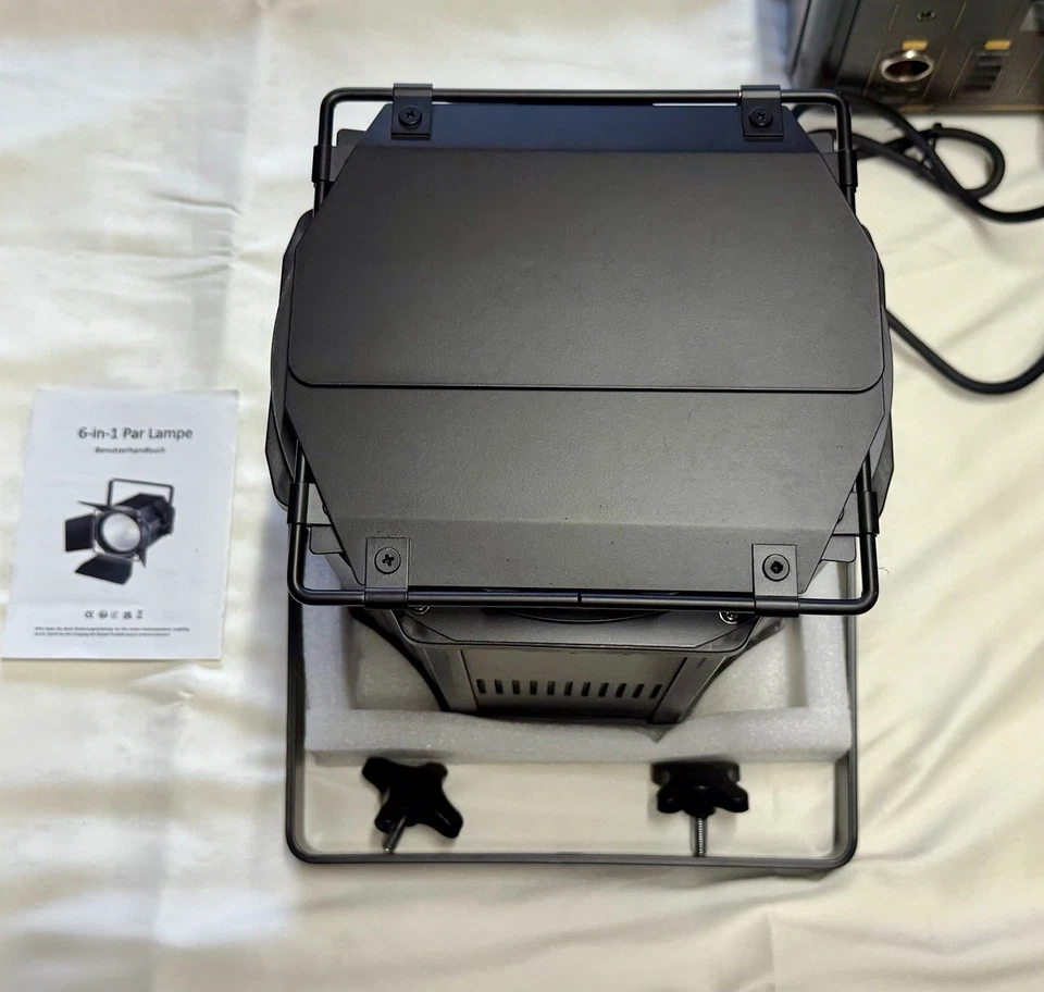 high power 5in1 200W COB LED Par Light DMX Stage DJ Audience Blinder stag Light - Image 3 of 4