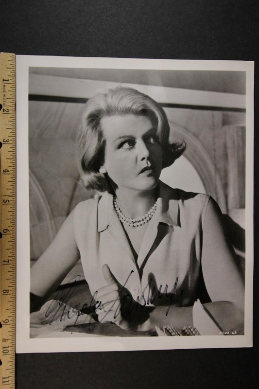 ANGELA LANSBURY (1925-2022) (MURDER SHE WROTE) AUTOGRAPH 8 x 10 PHOTO~