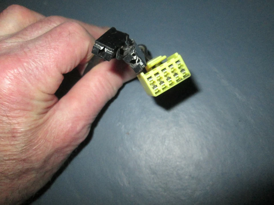 SUZUKI SV650S 2003 -2008  LEFT HANDLE SWITCH (HARNESS ONLY ) 37400-16G10 PARTS - Image 2 of 4