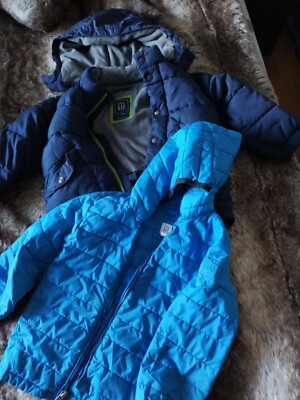 x 2 Jungen Gap Jacken 3 Jahre alt. 