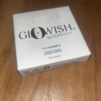 HUDA BEAUTY GloWish Lightweight Blurring Pressed Powder 07 Tan-Light