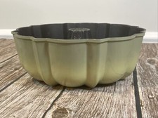 Vintage Northland Aluminum Bundt Pan Fluted Tube 10 1/4" Cake Pan Green