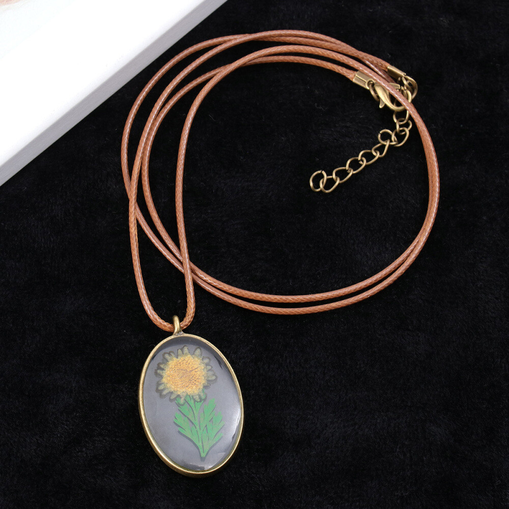 Floating Flower Pendant Necklace with Natural Flower Jewelry Design