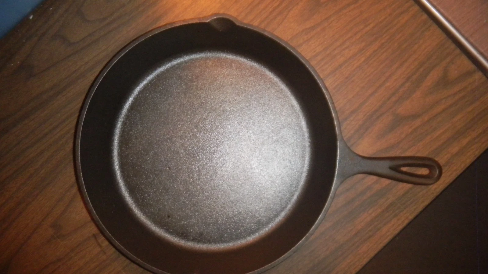 Vintage Cast Iron Lodge #10 SK Skillet