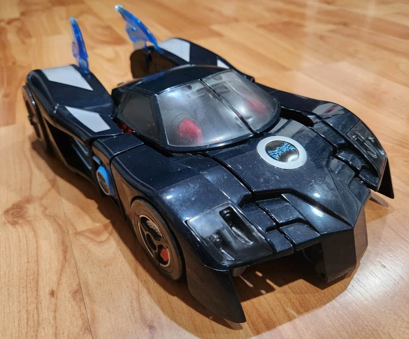 Mattel Batman Transformable Batmobile Shadow Tek SHADOWBOT VEHICLE K8425