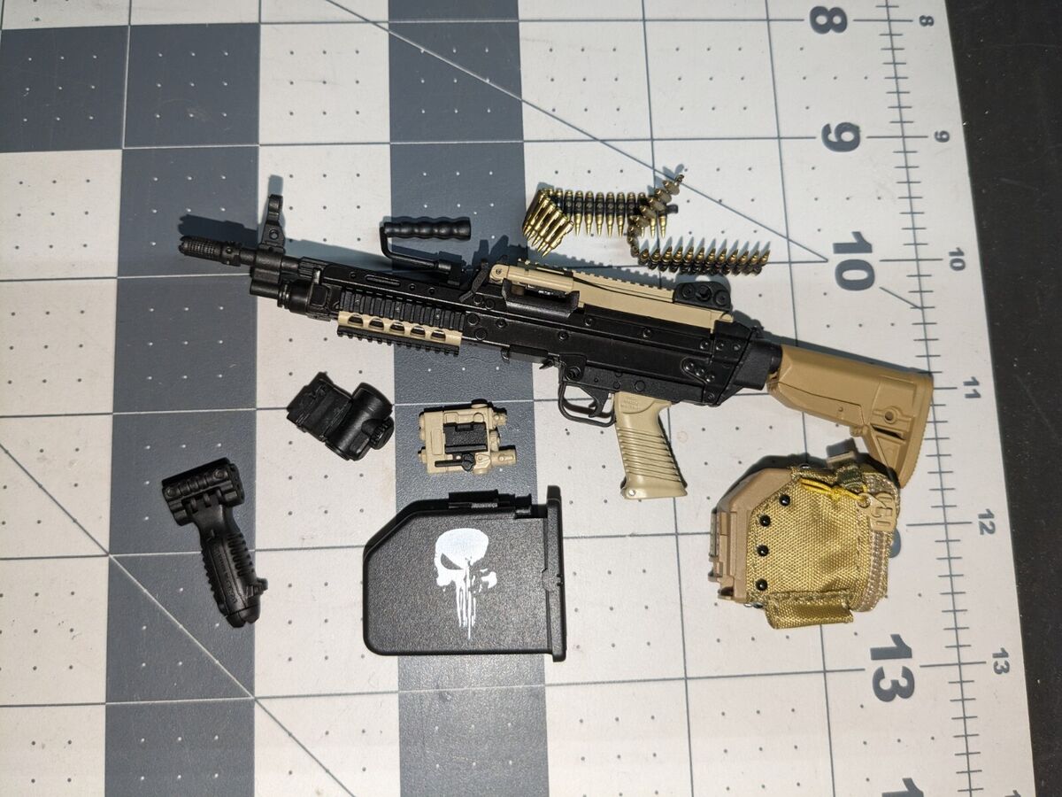 1/6 E&S 26038R PMC SAW M249 w/ Skull and accessories and 1/6 E&S 26038R PMC SAW M249 w/ Skull and accessories and