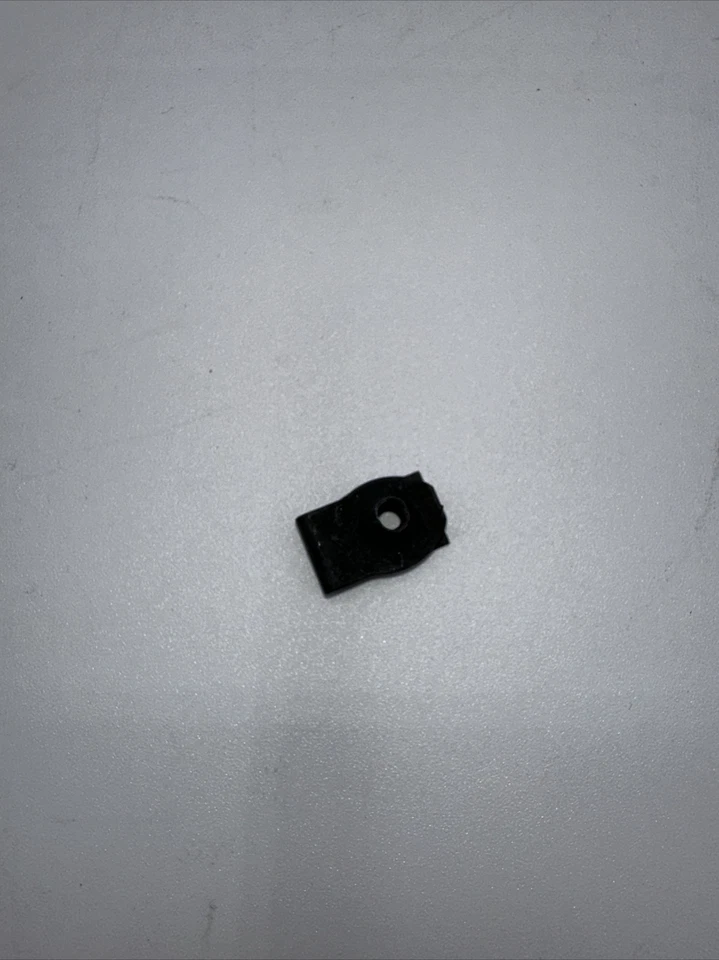 Tuerca de rejilla GM 11570654 genuina OEM, ¡Envío gratuito! Foto 3 de 3