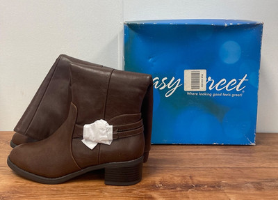 Easy Street Brown Grande Boot W/ Heel Size 7 1/2 W Never Worn