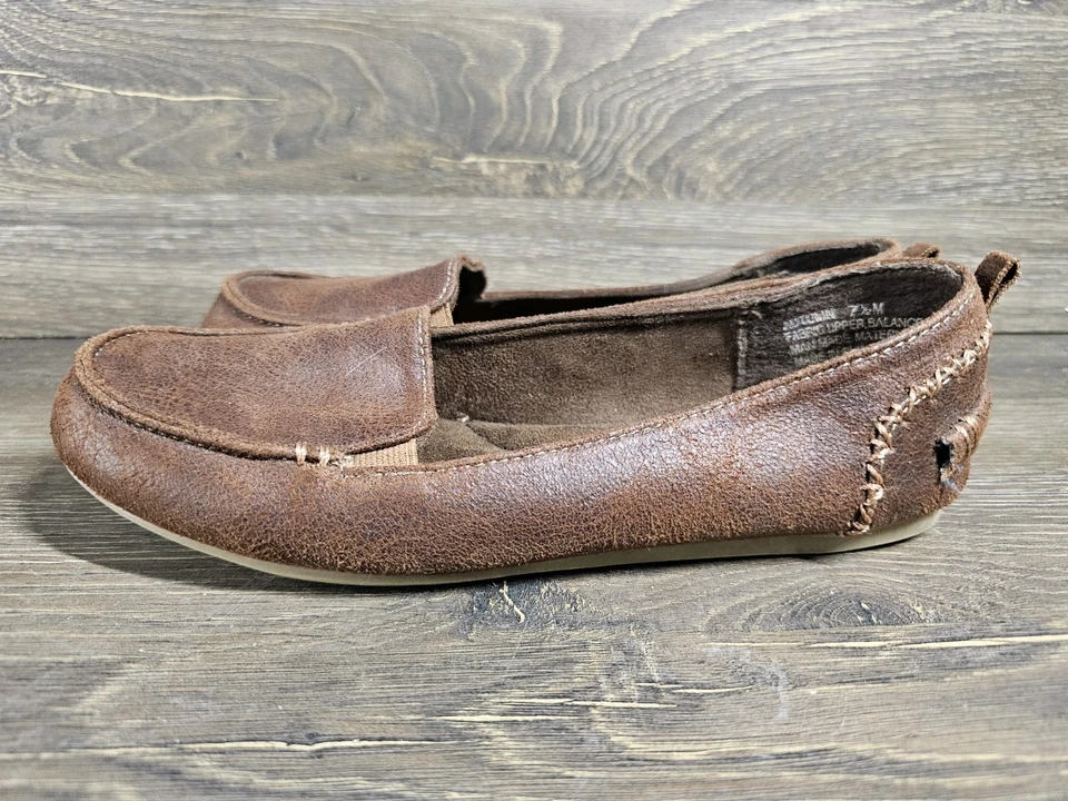 Mocasines sin cordones Rampage de cuero sintético para mujer talla 7,5 puntada marrón Foto 4 de 4