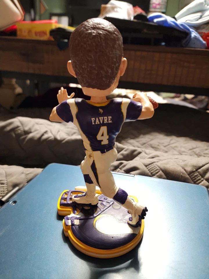 BRETT FAVRE #4 JETS + Brett Favre #4 Vikings + Walter Payton Bears The Sweetness - Image 4 of 4