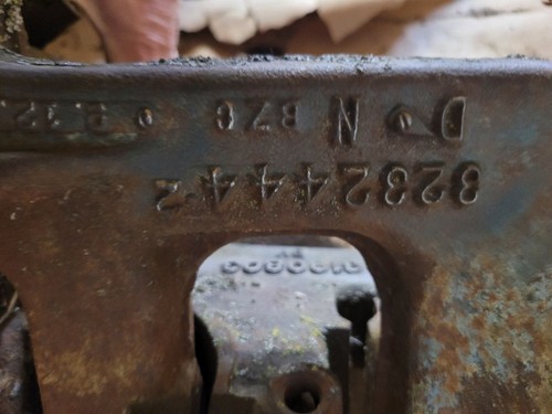 1976 AMC JEEP 258 2 BARREL INTAKE 3232444 AND EXHAUST MANIFOLD 3190803 - Picture 4 of 5