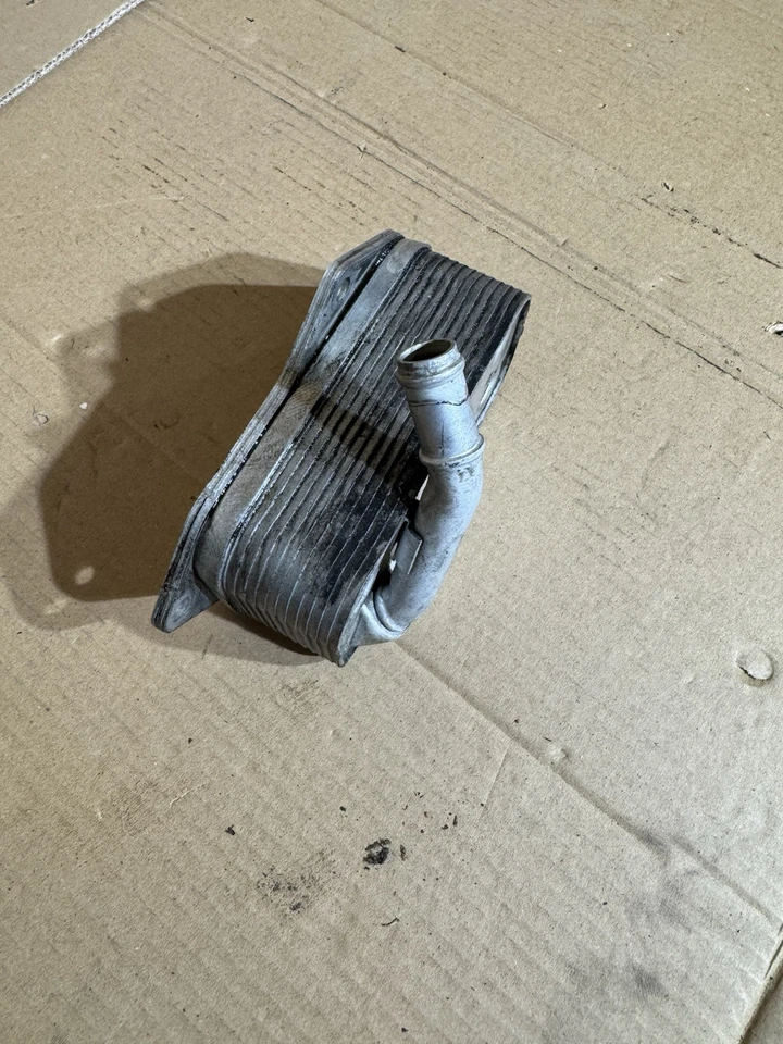 BMW X3 F25 2007-2017 enfriador de aceite de motor 7525333 OEM AK2201318 Foto 2 de 4