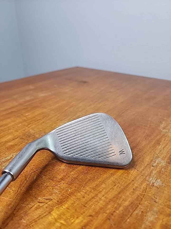 Ping Eye 2 cuña de lanzamiento de punto negro con eje de acero para diestros diestros diestros palo de hierro de golf Foto 3 de 4