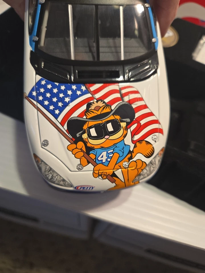 Richard Petty #43 Garfield 2002 Dodge 1/24 Diecast Grinnin' & Winnin' 1/3120 - Imagem 4 de 4