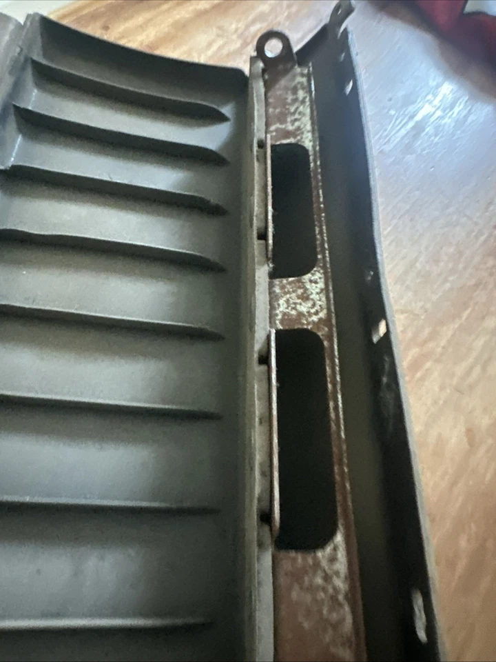 原始设备制造商吉普牧马人 TJ 1997 - 2006 棕褐色/米色乘客仪表板盖装饰 — 第 4/4 张图片