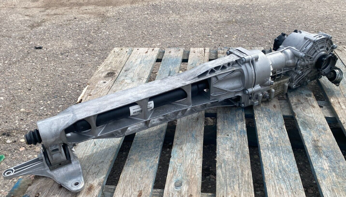 ＰＯＭＯ Porsche 911 Turbo S 991 Front Axle Diff Carrier / Shaft