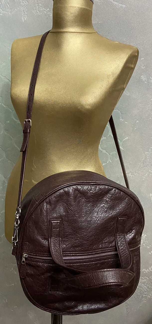 Balenciaga — BALENCIAGA Agneau Arena Round Air Hobo Bag 466844