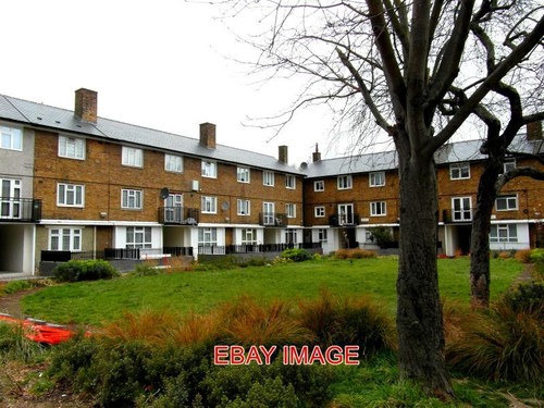 PHOTO POPLAR ELIZABETH CLOSE LANSBURY ESTATE POPLAR. DESIGNED BY GEOFFERY JELLI - 第 1/1 張圖片