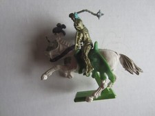 1971 Britains Ltd Deetail Medieval Knight in Gold Armor Mounted on a White Horse