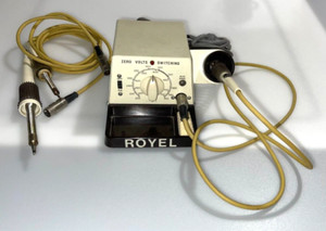 VINTAGE ROYEL/TECHTRON INTL. E012 Soldering station/With 3 size soldering irons