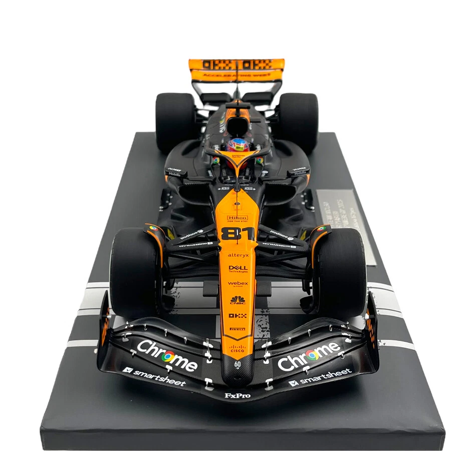 Modellino F1 Minichamps 1/18 McLaren MCL60 Oscar Piastri #81 3rd Place Japane... - Immagine 2 di 4