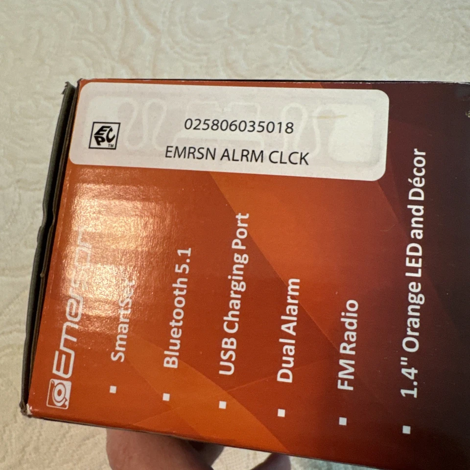 Emerson Radio Smartset Alarm Clock Radio with Bluetooth Speaker LED Display 👌 - Image 3 of 4