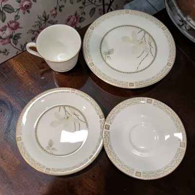 Royal Doulton White Nile Four Piece Place Setting, Vintage Fine China Tableware
