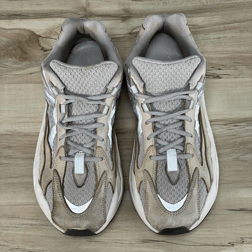 adidas YEEZY BOOST 700 V2 Mens 10  display picture 2