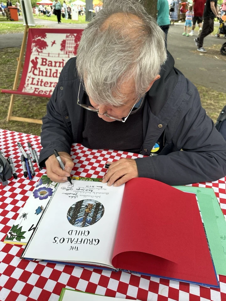 The Gruffalo's Child by Julia Donaldson DOUBLE SIGNED DOODLED UK Gift Ed HB - Image 3 of 4