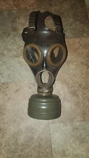 WW 2 German gas mask with Canister