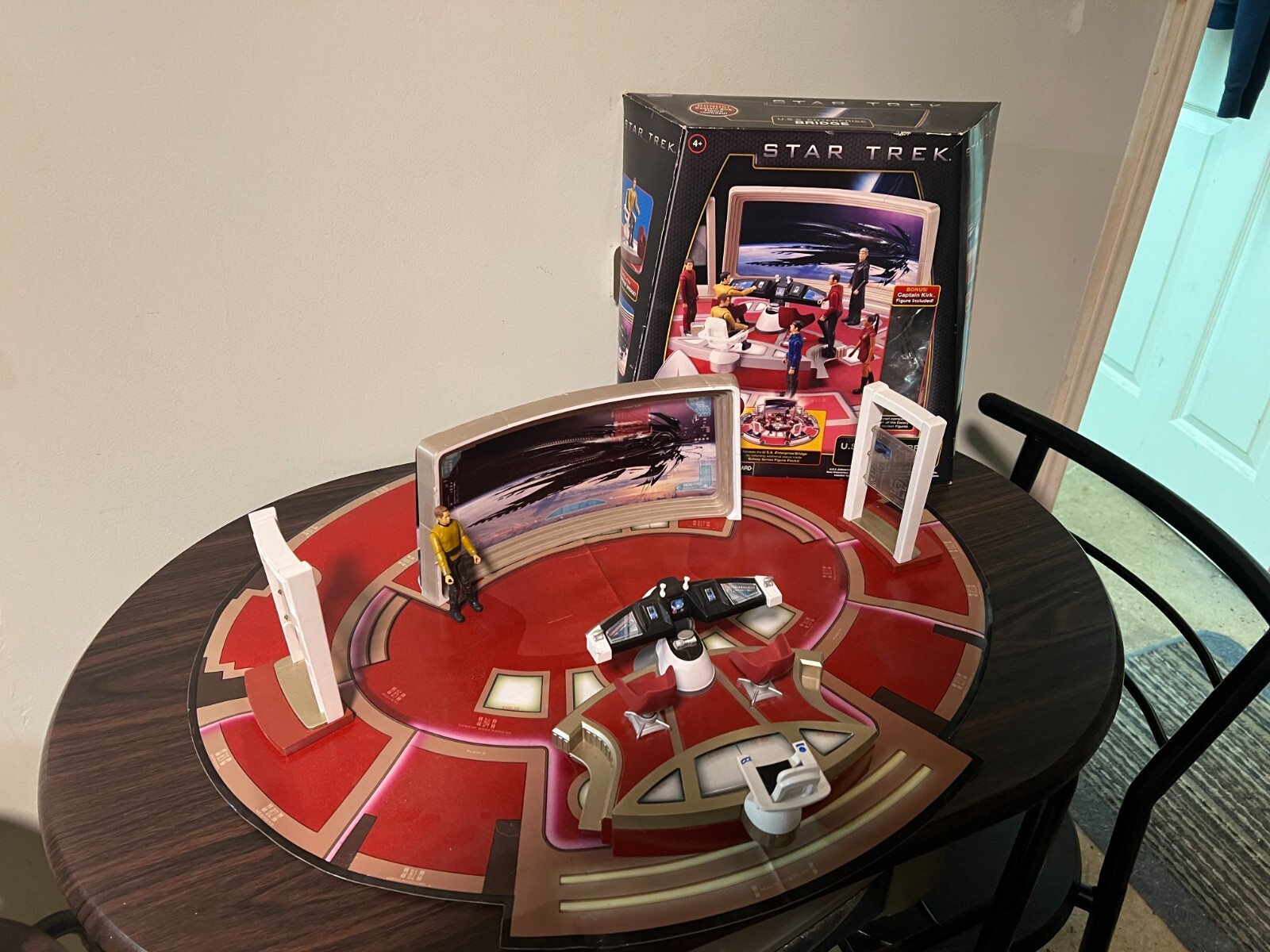 Star Trek USS Enterprise Bridge Playmates - Includes Captain Kirk Figure MIB !!