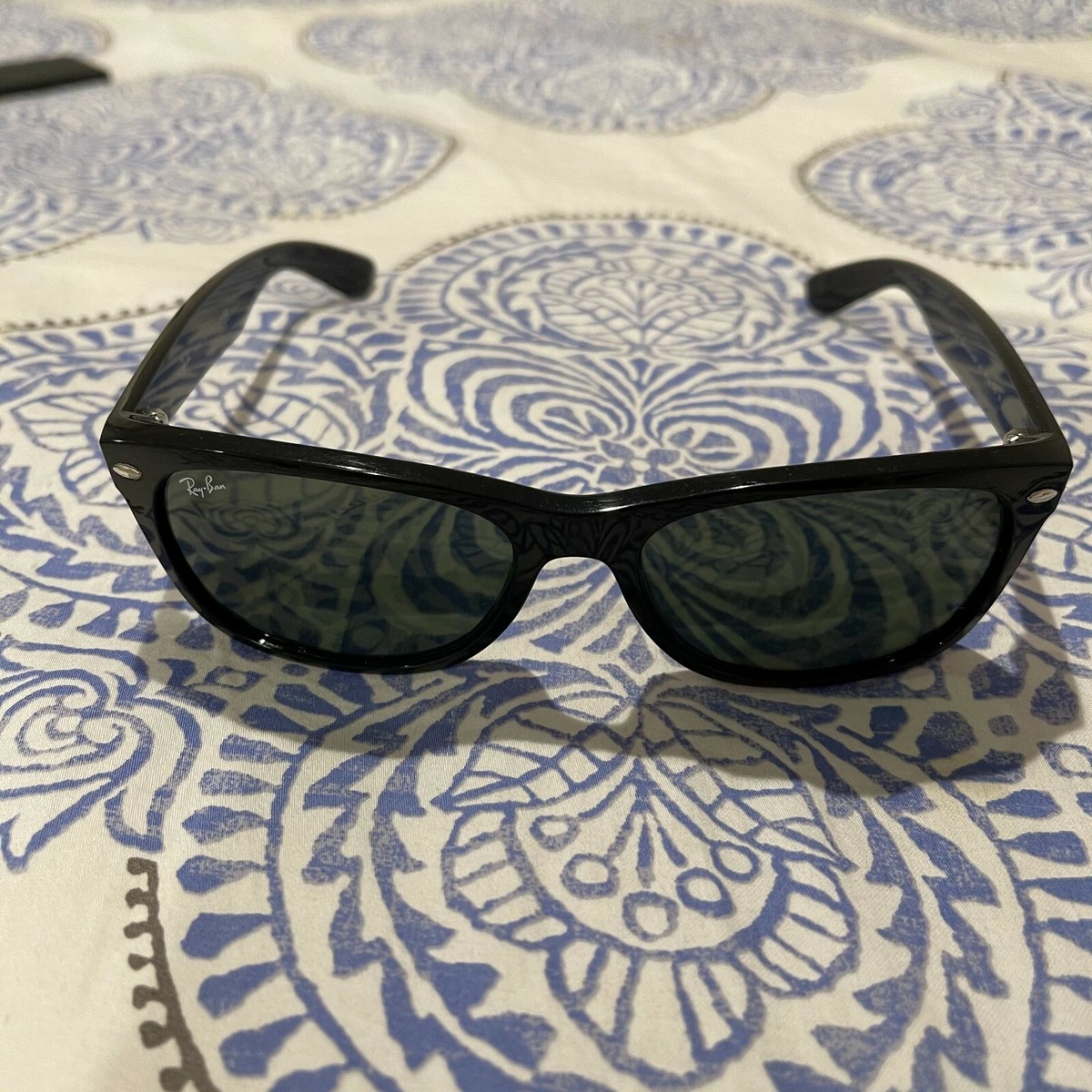 Ray-Ban New Wayfarer RB2132 901 52-18 Men's Sunglasses (FAST