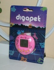 NEW Digapet Virtual Electronic Pet Game Keychain Pink Vintage Laboratory 29 READ