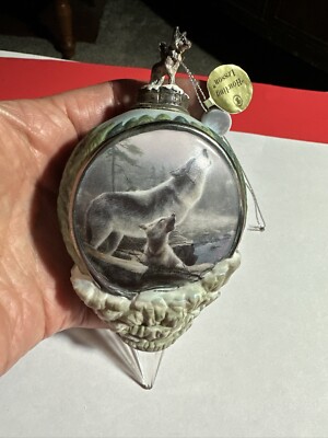 New Bradford Howling Wolves Wolf Porcelain Christmas Ornament