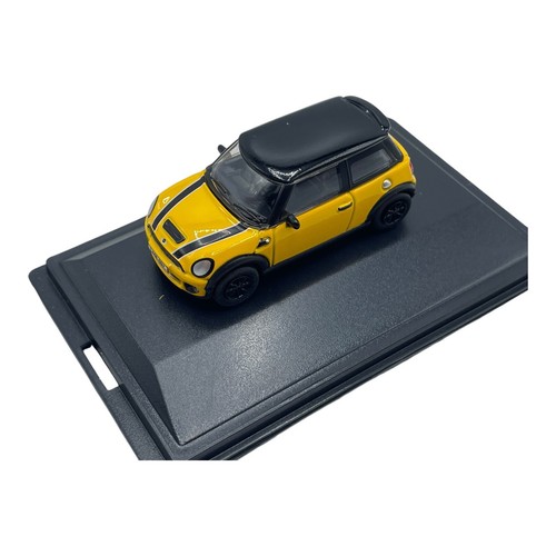 MINI Cooper S Hardtop R56 Yellow with Black Roof Diecast car 1:76 OO Scale - Picture 5 of 24